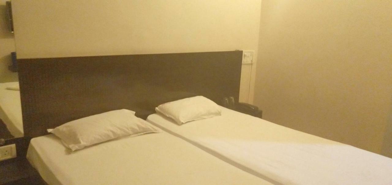 Hotel Rose Lodge Πούνε Εξωτερικό φωτογραφία